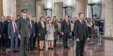Muayenehaneler Derneği 1 Ekim Ulusal Muayenehane Hekimleri Günü'nde Anıtkabir'i Ziyaret Etti