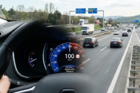 Avrupa otoyollarında 100 km hız sınırı tartışması: AB gündeminde resmi tasarı bulunmuyor