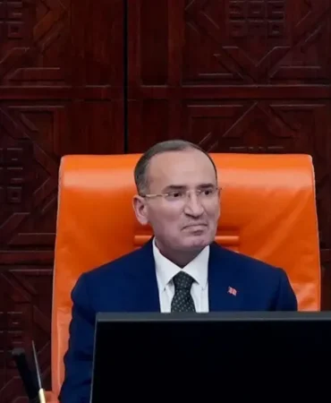 Bekir Bozdağ Sağlık Sorunları Nedeniyle TBMM Başkanvekilliğinden İstifa Etti