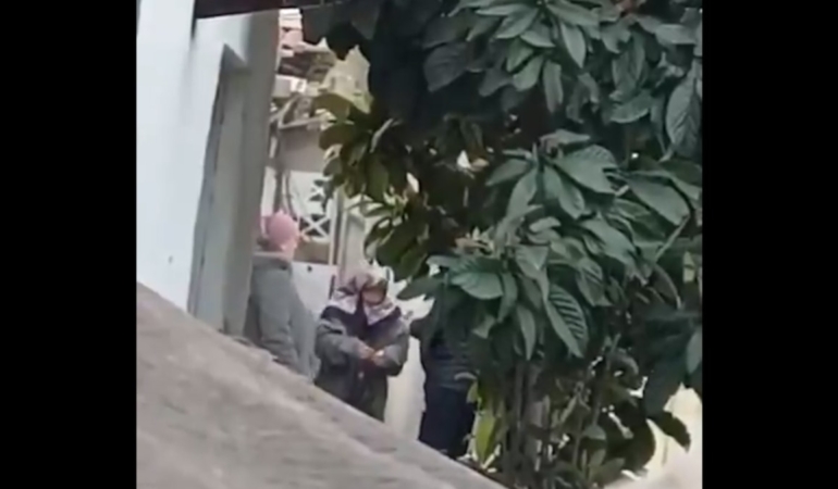 Torbacı neneler! Esenyurt’ta yaşlı kadın kuryelerin uyuşturucu trafiği